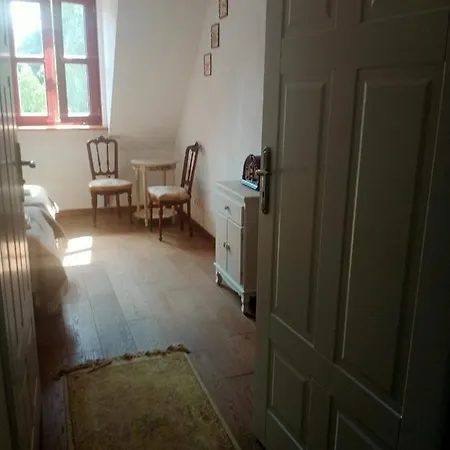 Farm stay Dwor Zalipie W Starych Zambskach *